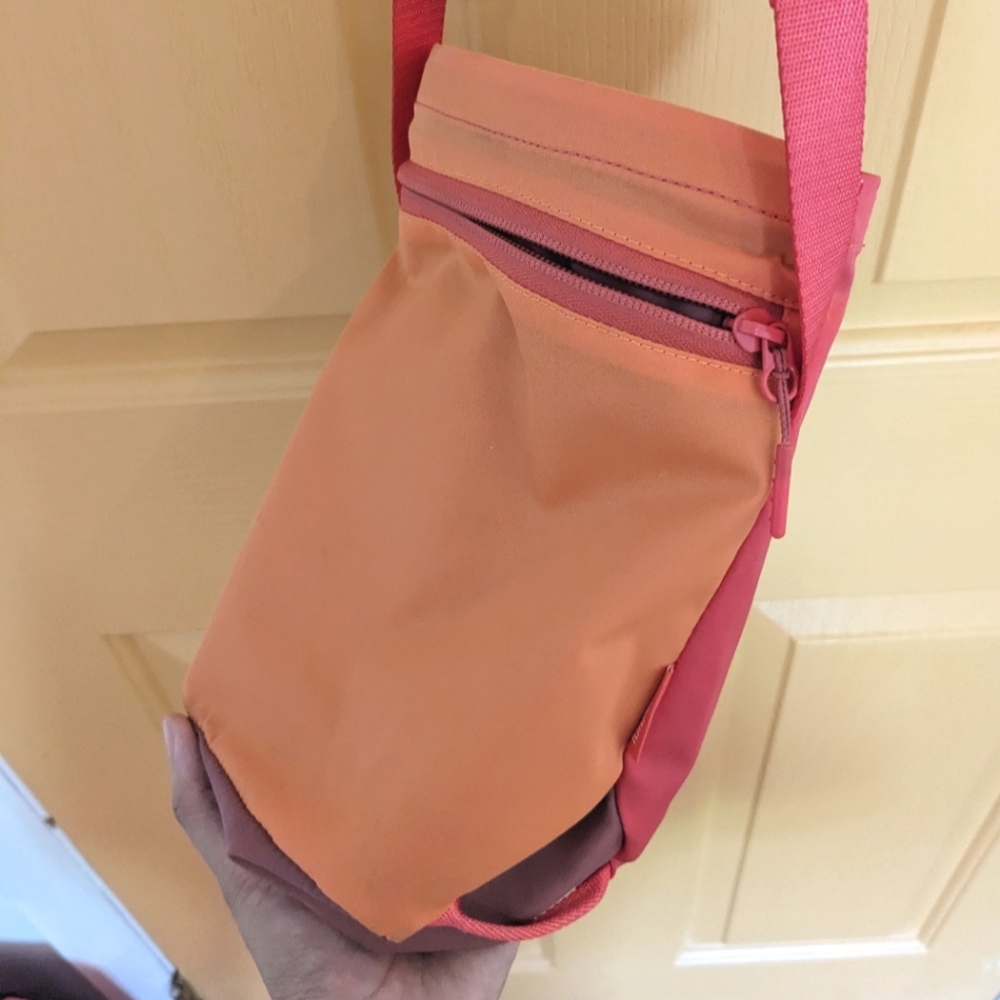 COPY - Lululemon Bottle Crossbody Bag 2.5L